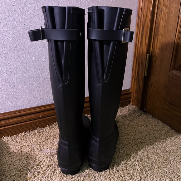 Black Womens Tall Hunter Boots. Great Condition - Picture 2 of 4